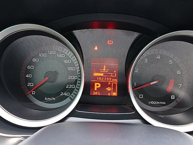 Mitsubishi Lancer  第12張相片