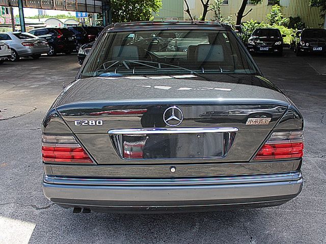 Mercedes-Benz/賓士 E280  第7張相片