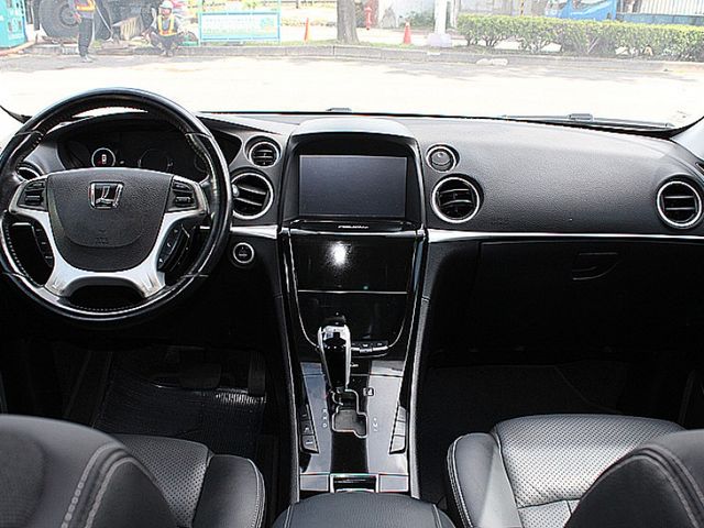 Luxgen U7 Turbo  第8張相片