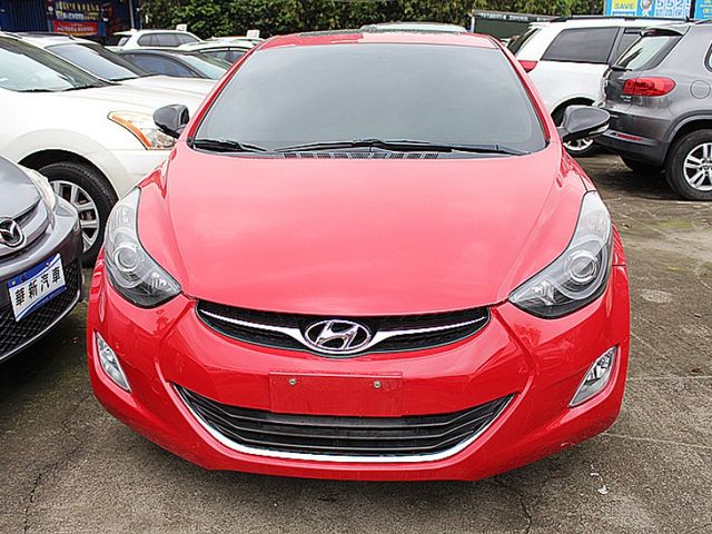 Hyundai Elantra  第6張相片