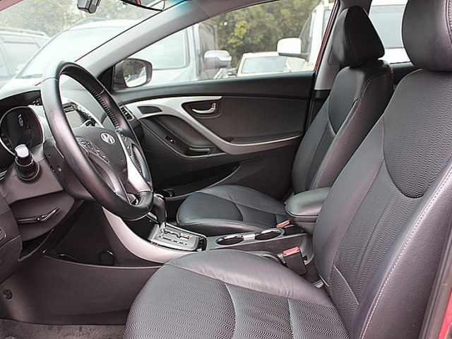Hyundai Elantra  第10張相片
