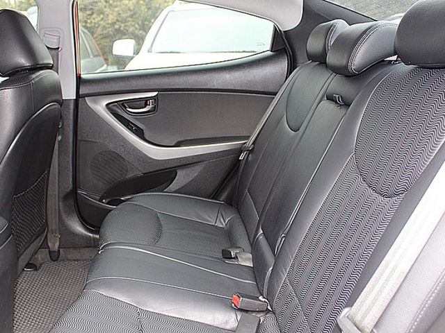 Hyundai Elantra  第11張相片