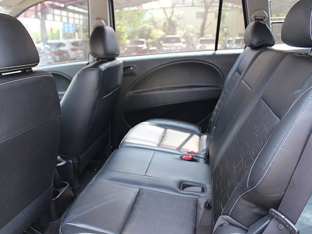 Mitsubishi Zinger  第11張相片