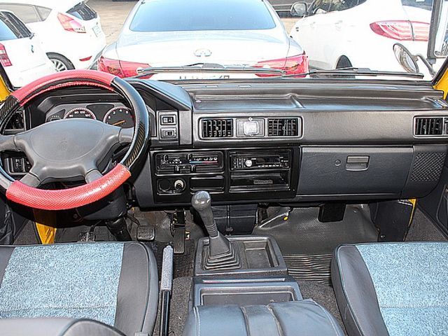 Mitsubishi Delica  第8張相片