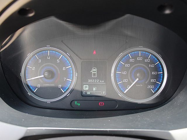 Mitsubishi Zinger  第11張相片