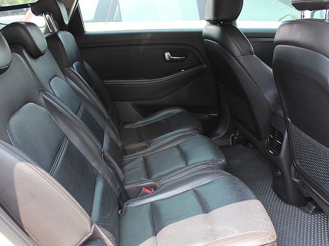 Kia Carens  第2張相片
