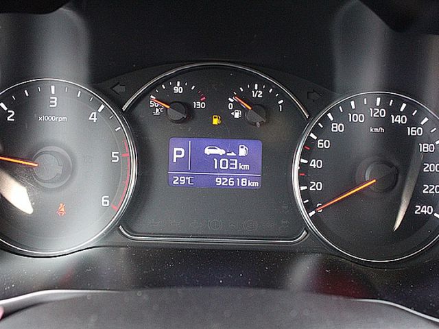 Kia Carens  第12張相片