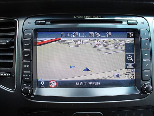 Kia Carens  第13張相片