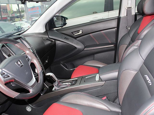 Luxgen U6 Turbo  第10張相片