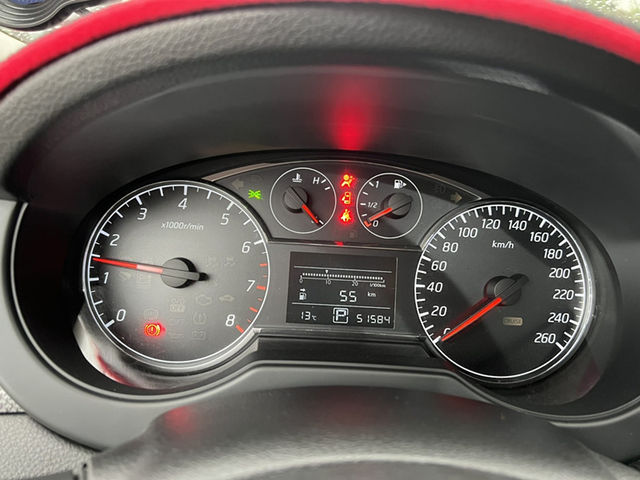 Nissan Tiida  第13張相片