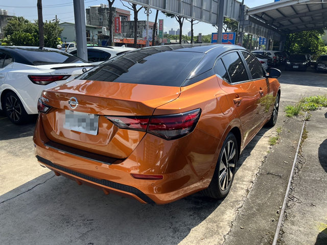 Nissan Sentra  第5張相片
