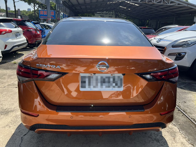 Nissan Sentra  第7張相片