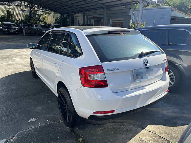 Skoda Rapid  第3張相片