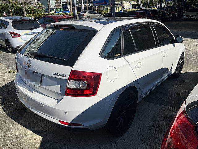 Skoda Rapid  第5張相片