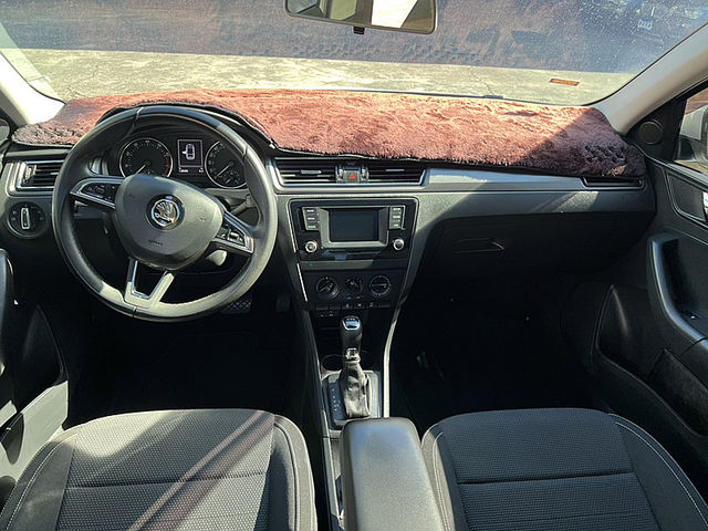 Skoda Rapid  第8張相片