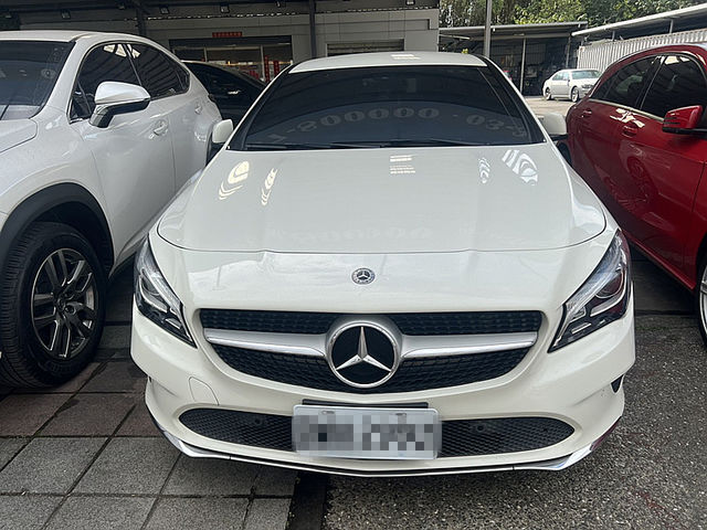 Mercedes-Benz/賓士 CLA200  第3張相片