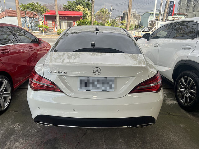 Mercedes-Benz/賓士 CLA200  第4張相片