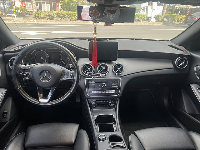 Mercedes-Benz/賓士 CLA200  第5張相片