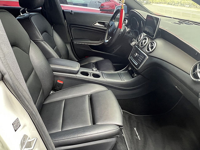 Mercedes-Benz/賓士 CLA200  第13張相片