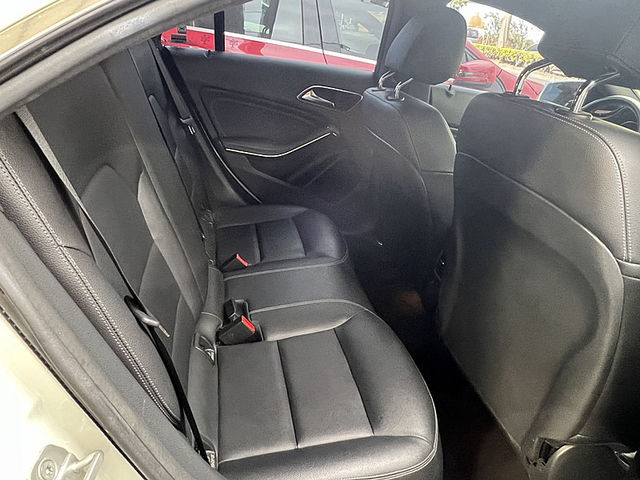 Mercedes-Benz/賓士 CLA200  第14張相片