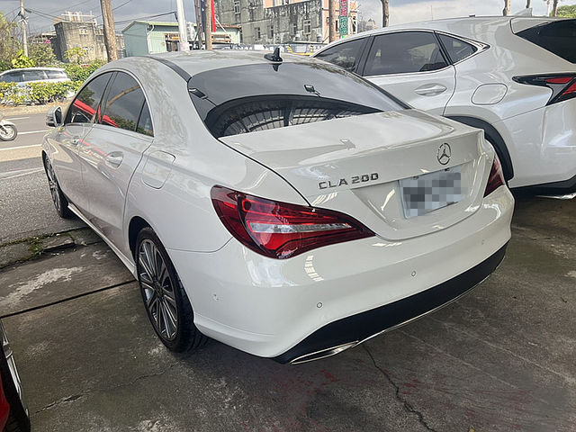Mercedes-Benz/賓士 CLA200  第15張相片