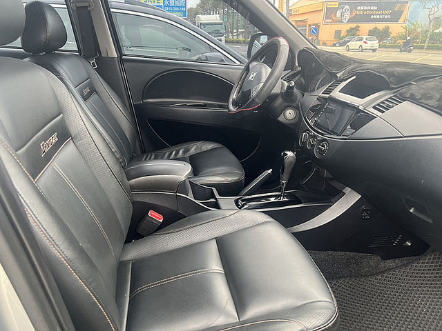 Mitsubishi Zinger  第7張相片
