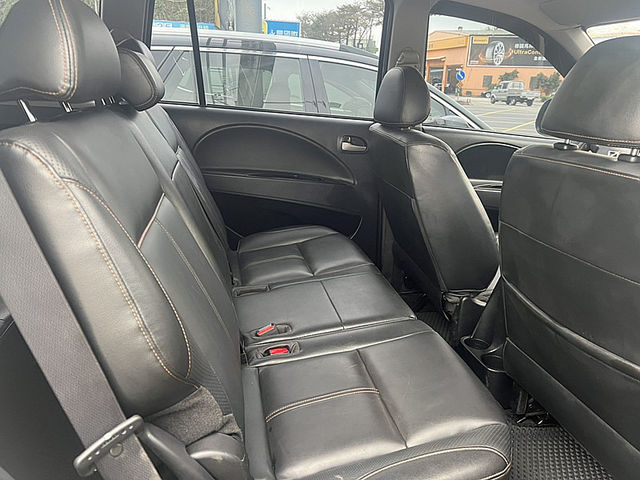 Mitsubishi Zinger  第8張相片
