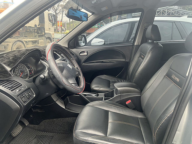 Mitsubishi Zinger  第11張相片
