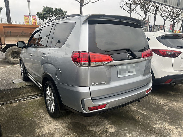 Mitsubishi Zinger  第14張相片