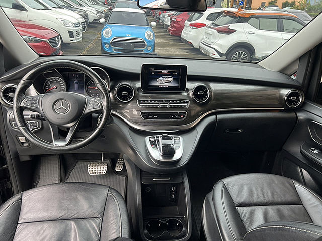 Mercedes-Benz/賓士 V220d  第5張相片