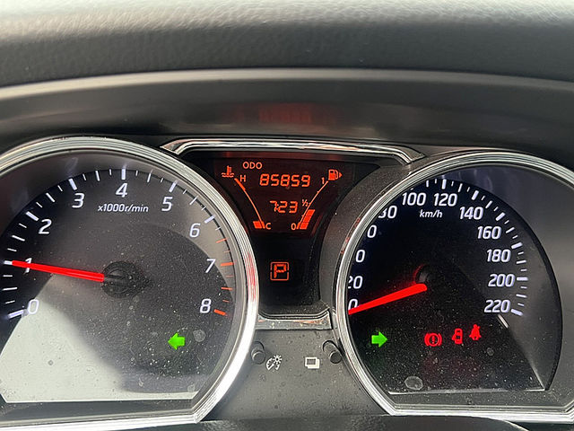 Nissan Livina  第9張相片