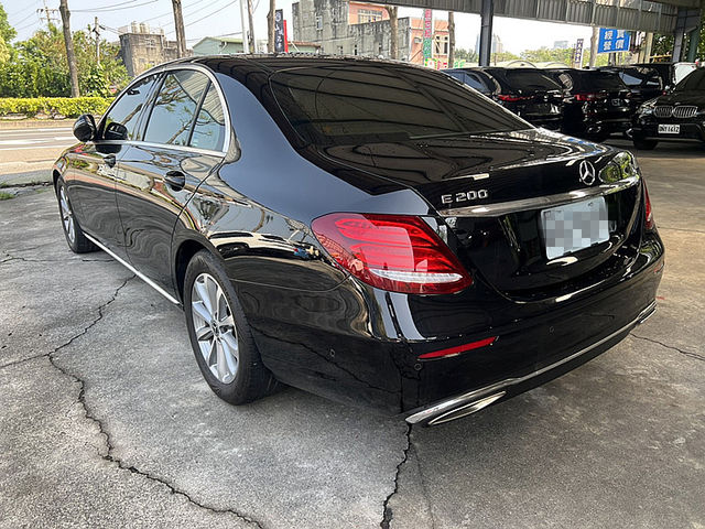 Mercedes-Benz/賓士 E-CLASS  第16張相片