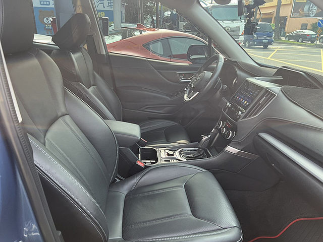 Subaru Forester  第13張相片