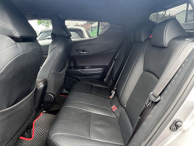 Toyota C-HR  第8張相片