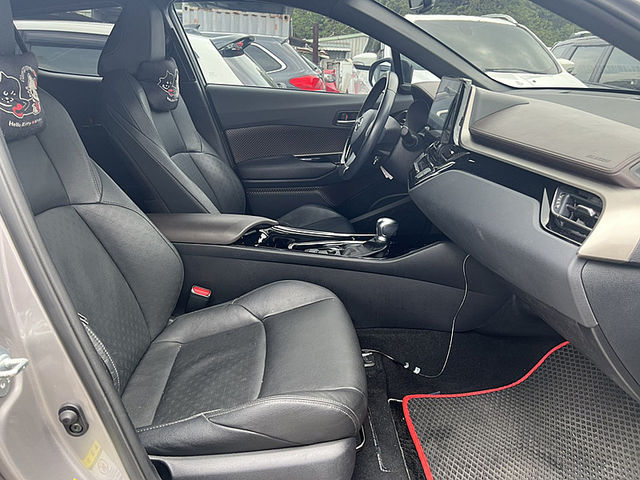 Toyota C-HR  第12張相片