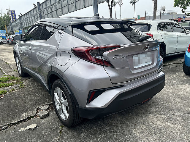 Toyota C-HR  第14張相片