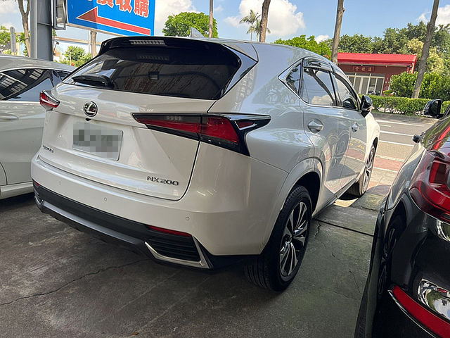 Lexus NX  第2張相片