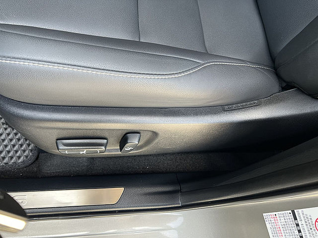 Lexus NX  第10張相片