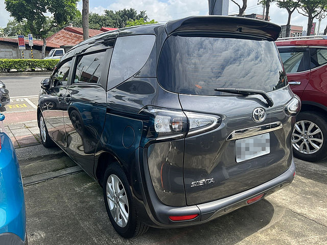 Toyota SIENTA  第13張相片