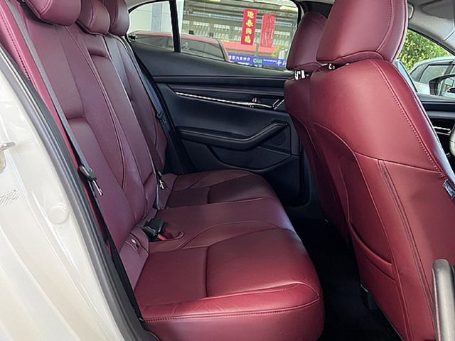 Mazda Mazda3  第12張相片