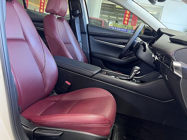 Mazda Mazda3  第13張相片