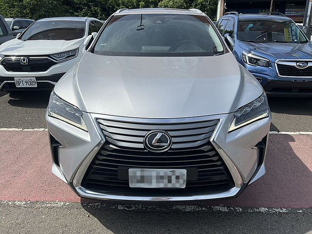 I KEY.天窗.電動椅.導航.定速.9安.倒車影像.  第3張相片