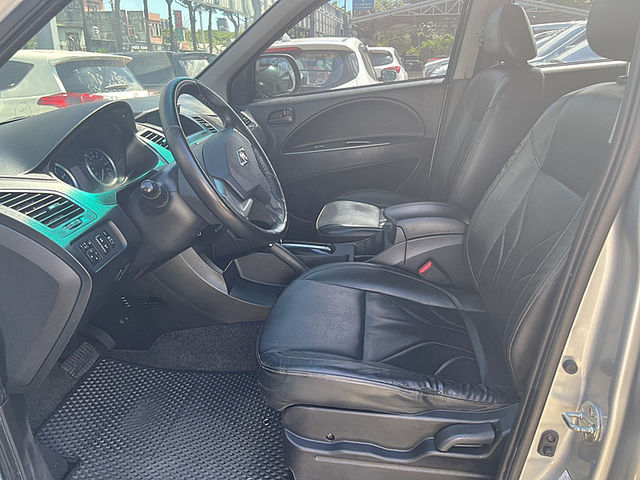 Mitsubishi Zinger  第7張相片