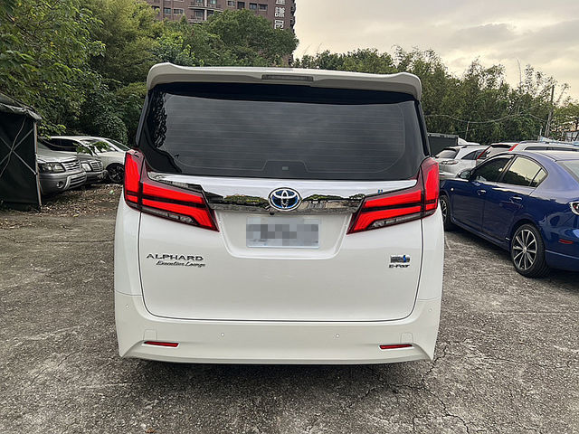 Toyota ALPHARD  第4張相片