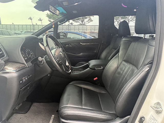 Toyota ALPHARD  第7張相片