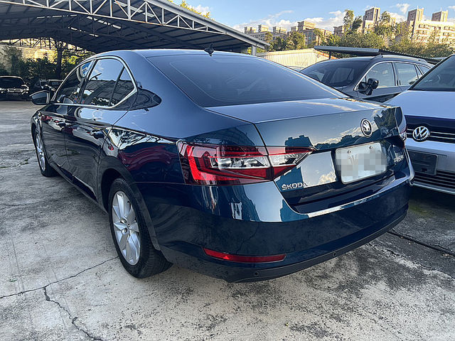 Skoda Superb  第3張相片