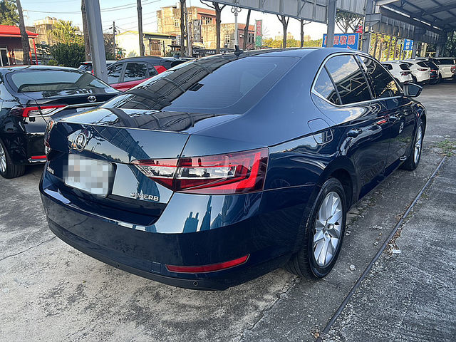 Skoda Superb  第5張相片