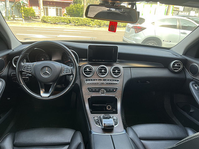 Mercedes-Benz/賓士 C200  第8張相片