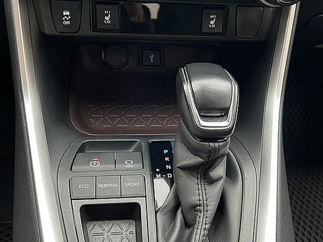 Toyota RAV4  第15張相片