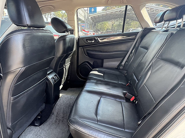 Subaru Outback  第11張相片